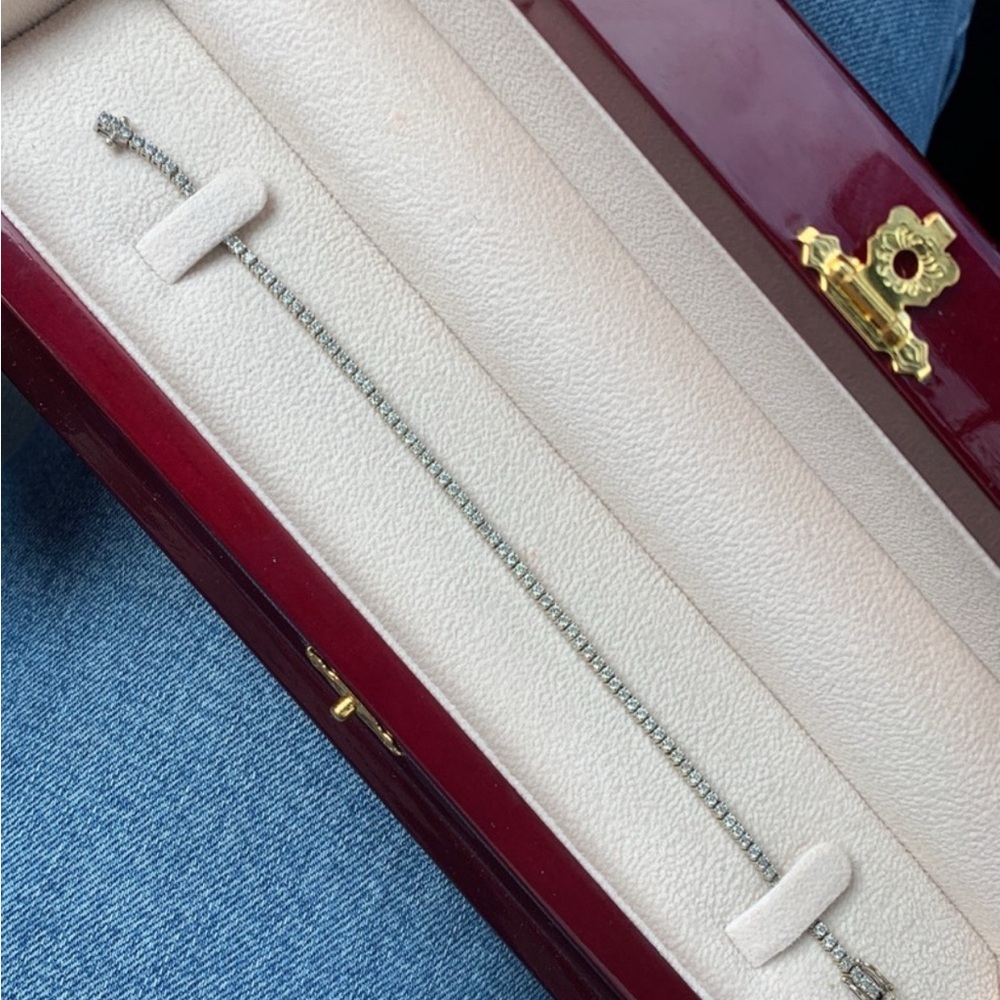 18K solid white gold and genuine diamond tennis bracelet